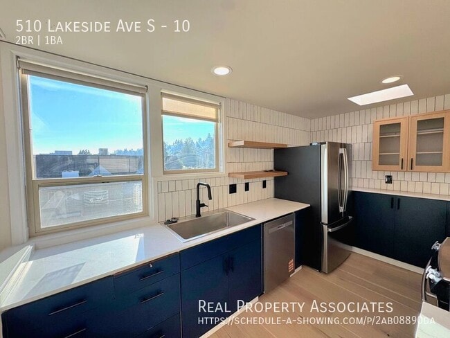 Building Photo - 510 Lakeside Ave S