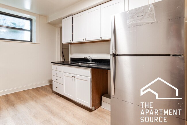 Building Photo - 4112 N Broadway