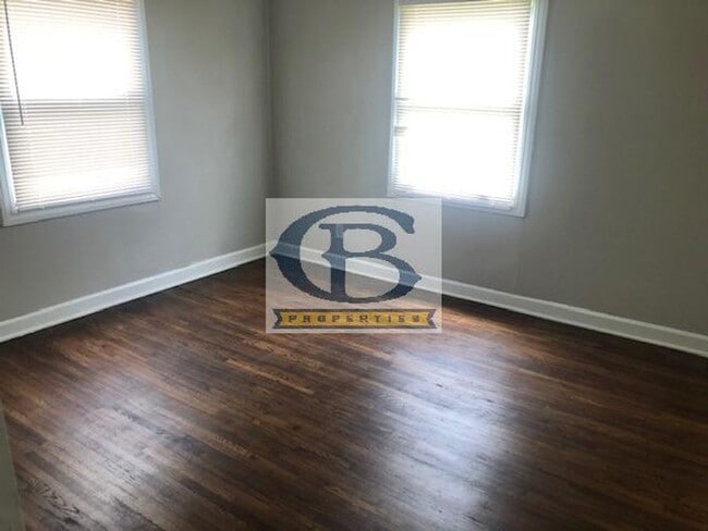Building Photo - 2574 Pershing Ave