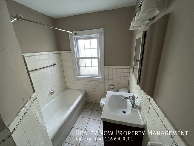 Building Photo - 3638 Glencairn Rd