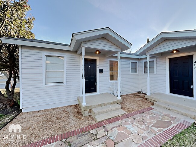 Building Photo - 401 N Montclair Ave