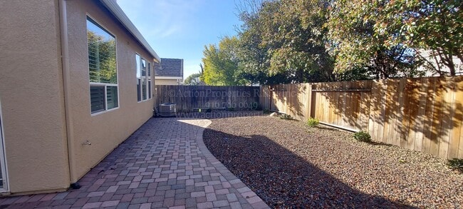 Building Photo - Rocklin  Highland Park  3 bedroom 2 bathroom, Great Room Floor Plan with Tile Flooring,  Fenced Yard