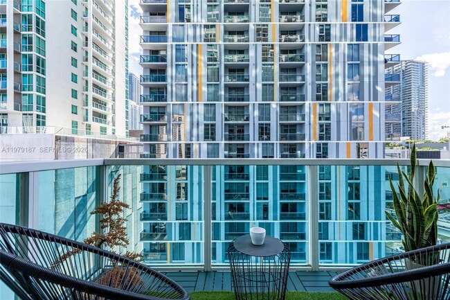 Building Photo - 41 SE 5th St