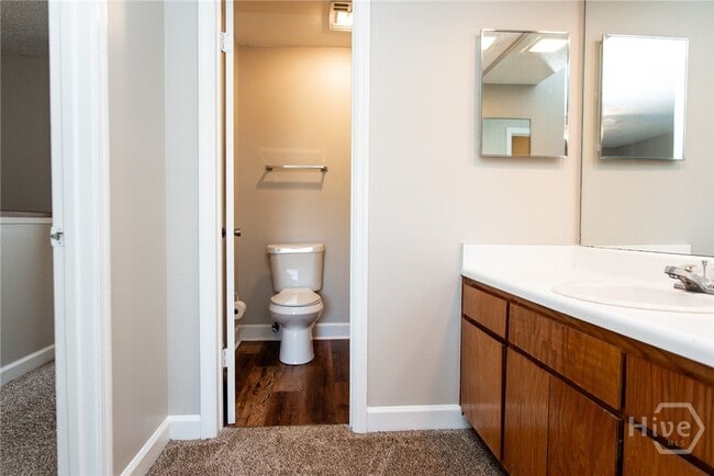 Building Photo - 290 Appleby Dr