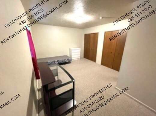 Building Photo - 682 E 800 N