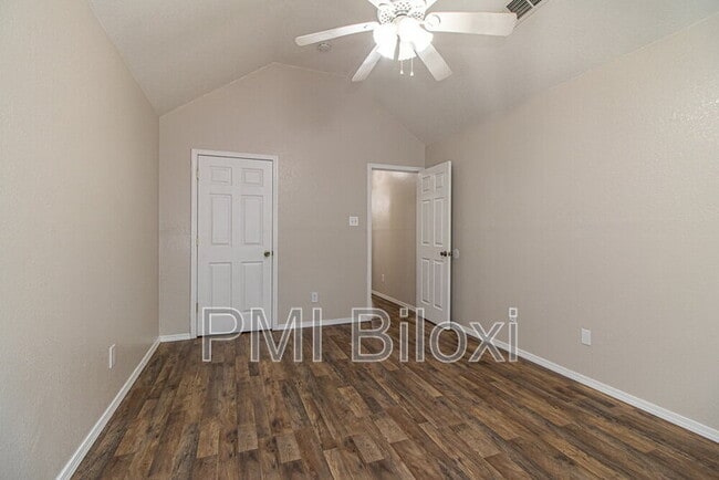 Building Photo - 1513 Buck St