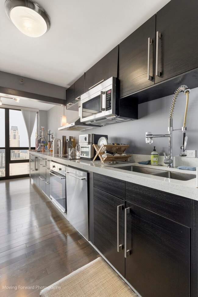 Building Photo - 10 E Ontario St