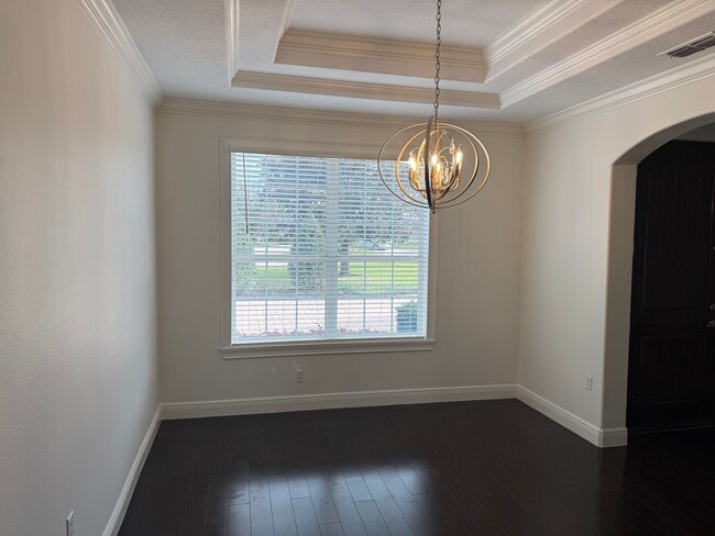 Building Photo - 3900 Lake Sarah Dr