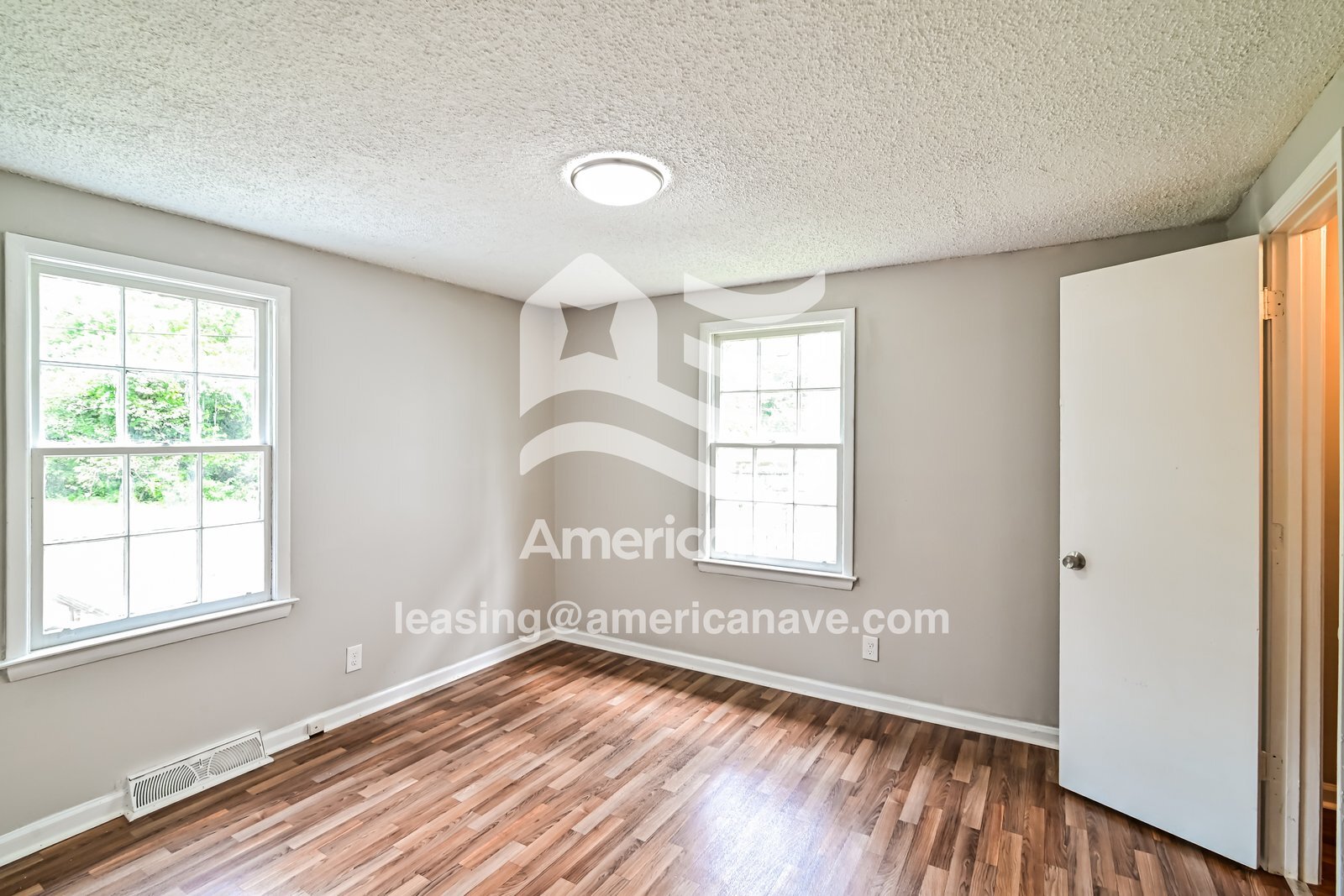 Building Photo - 713B Hillcrest Ave