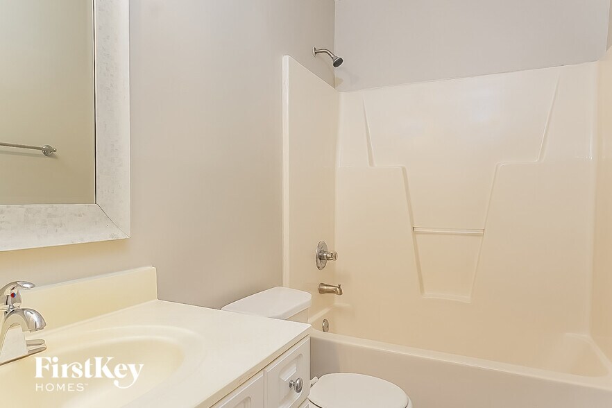 Building Photo - 1711 Kildare Woods Dr