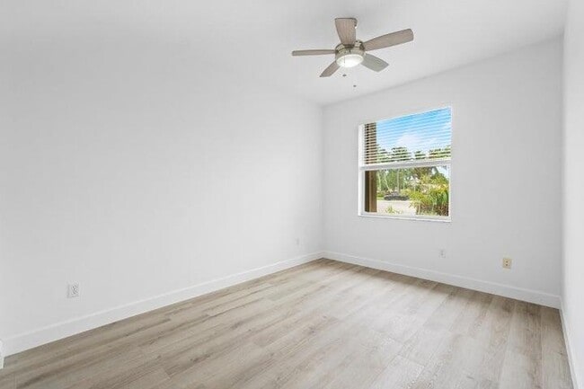 Building Photo - 8593 Mangrove Cay