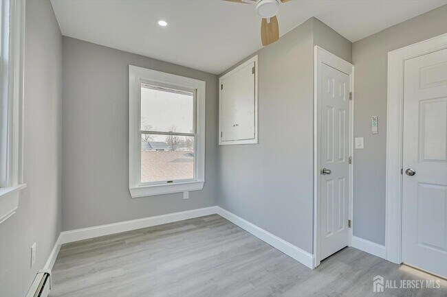 Building Photo - 36 2nd Ave