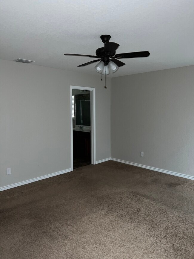 Building Photo - 4519 Stetson Park