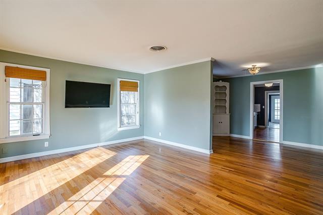 Building Photo - 4412 Calmont Ave