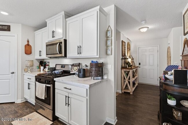 Building Photo - 152 Jarama Cir