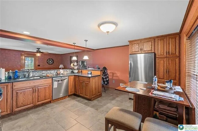Building Photo - 2084 Johnston Dr
