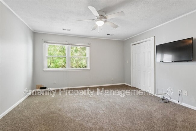 Building Photo - 32 Wainwright Dr