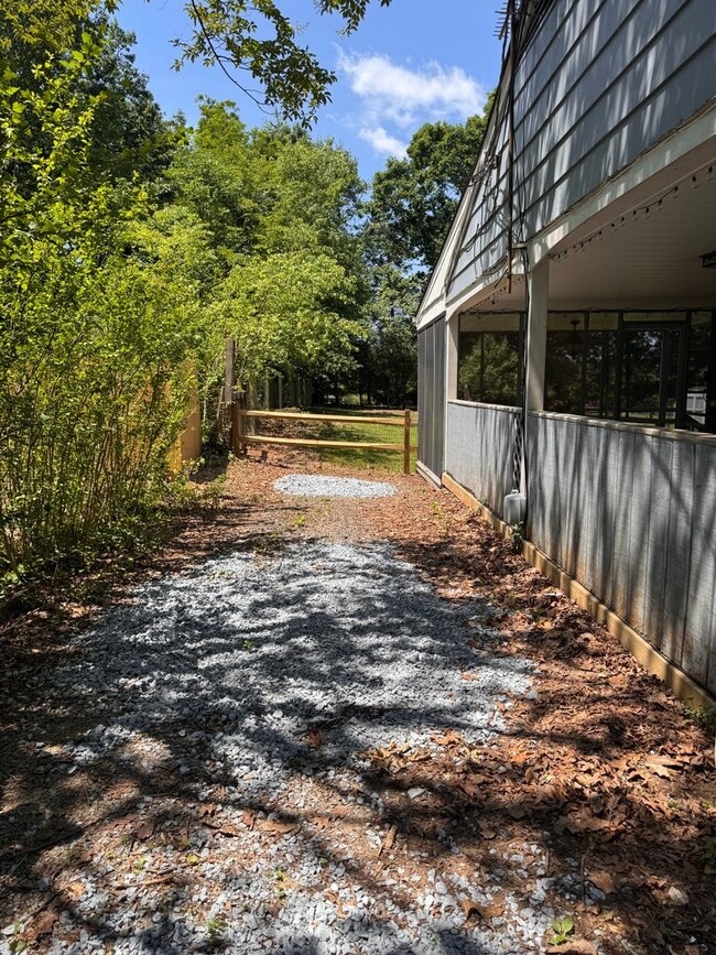 Building Photo - 3 Bedroom || 2.5 Bathroom Single Family Home