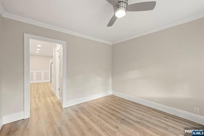 Building Photo - 197 Maple Ave