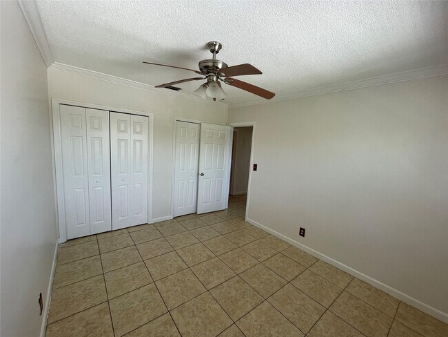 Building Photo - 2420 Johnson St