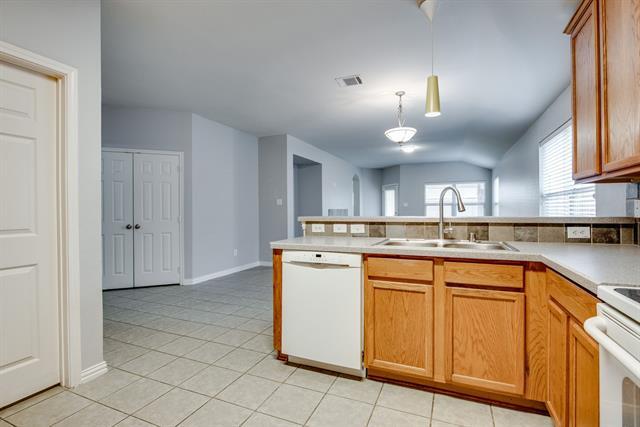 Building Photo - 6940 Willow Crest Dr