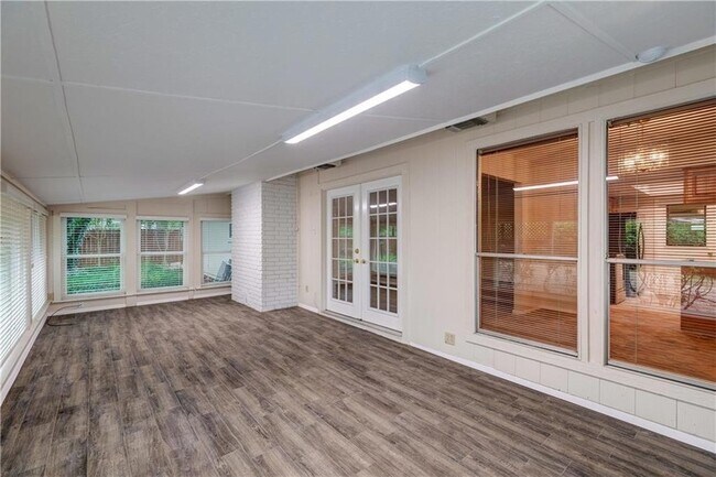 Building Photo - 12118 Black Angus Dr