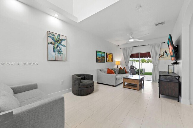 Building Photo - 12881 SW 49th Ct