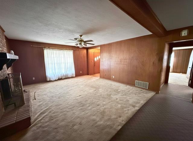 Building Photo - 411 E Avenue G