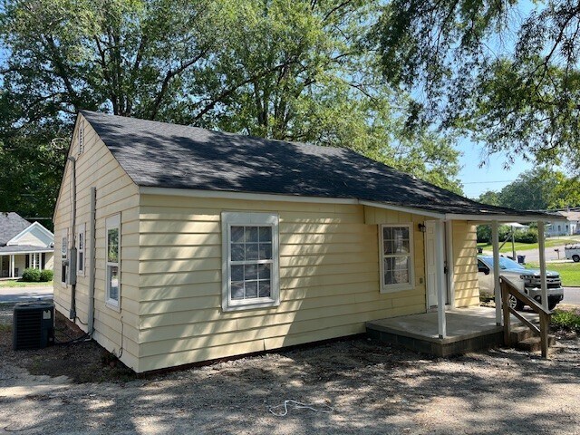 Building Photo - 312 Charlotte Ave