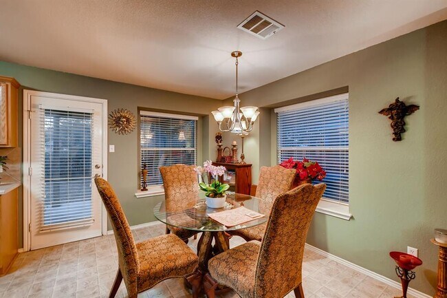 Building Photo - 504 Woodsorrel Way