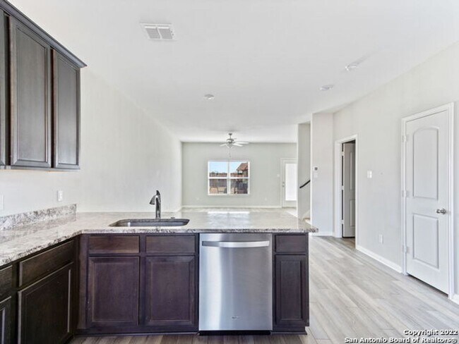 Building Photo - 6550 Underwood Way