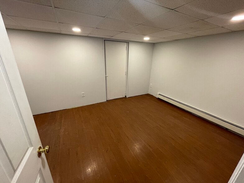 Basement room - 358 Prospect Ave