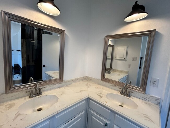 Building Photo - 1007 Dandelion Dr