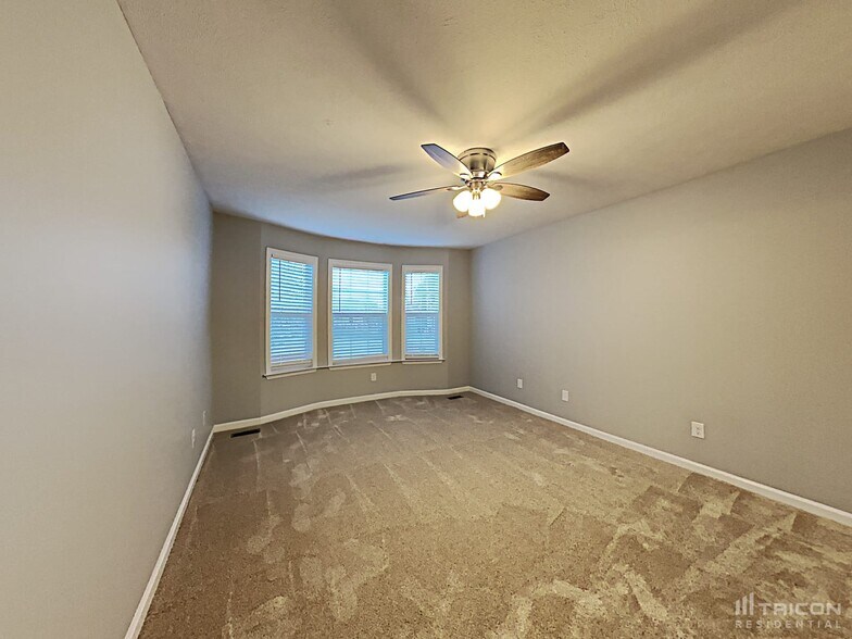 Building Photo - 1605 Mary Ct