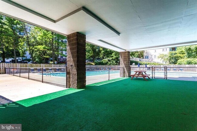 Building Photo - 6301 Stevenson Ave