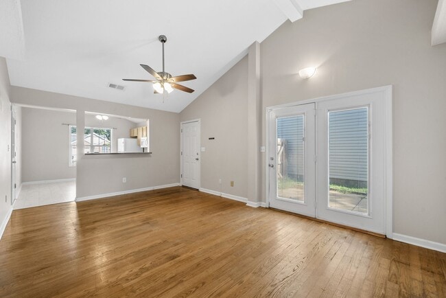 Building Photo - 529 Southwind Dr