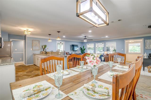 Building Photo - 520 Deer Trail