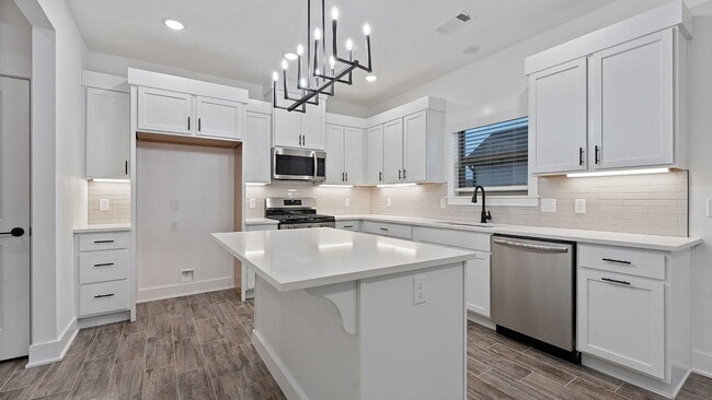 Building Photo - 123 N Banner Ave