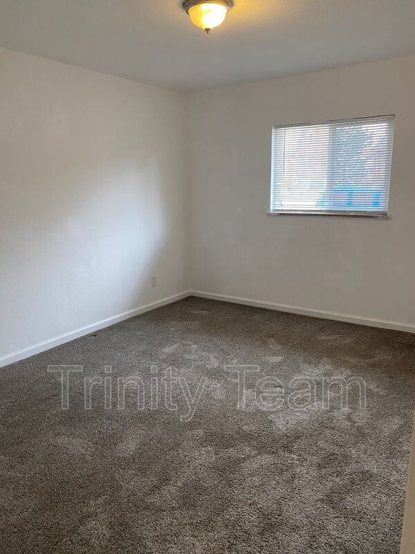 Building Photo - 2810 Marine St