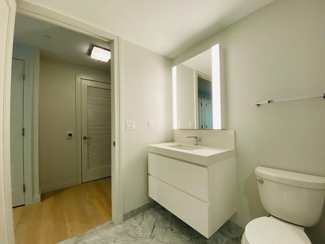 Building Photo - 135 Seaport Blvd