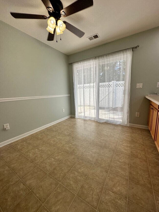 Building Photo - Exclusively Offered by Muse Realty Rentals...