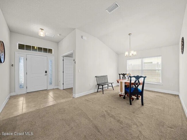 Building Photo - 695 Lantana St