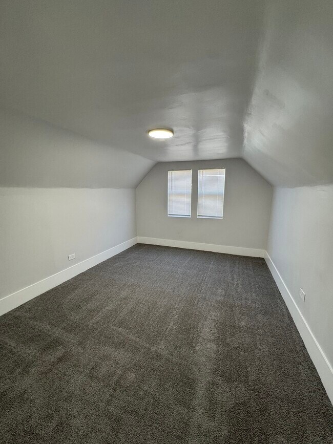 Building Photo - 11578 S Perry Ave