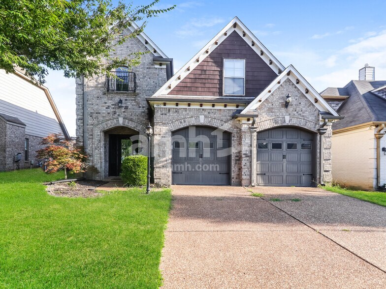 Primary Photo - 440 Green Willow Cv