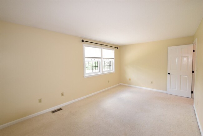 Building Photo - C4 Scotty Hollow Dr