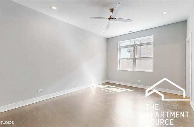 Building Photo - 3253 N Elston Ave