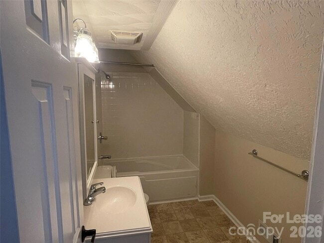 Building Photo - 23 44th Ave Pl NE