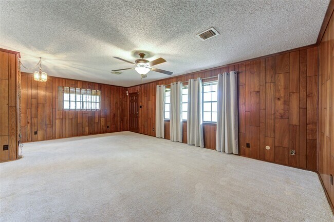 Building Photo - 4704 1st St