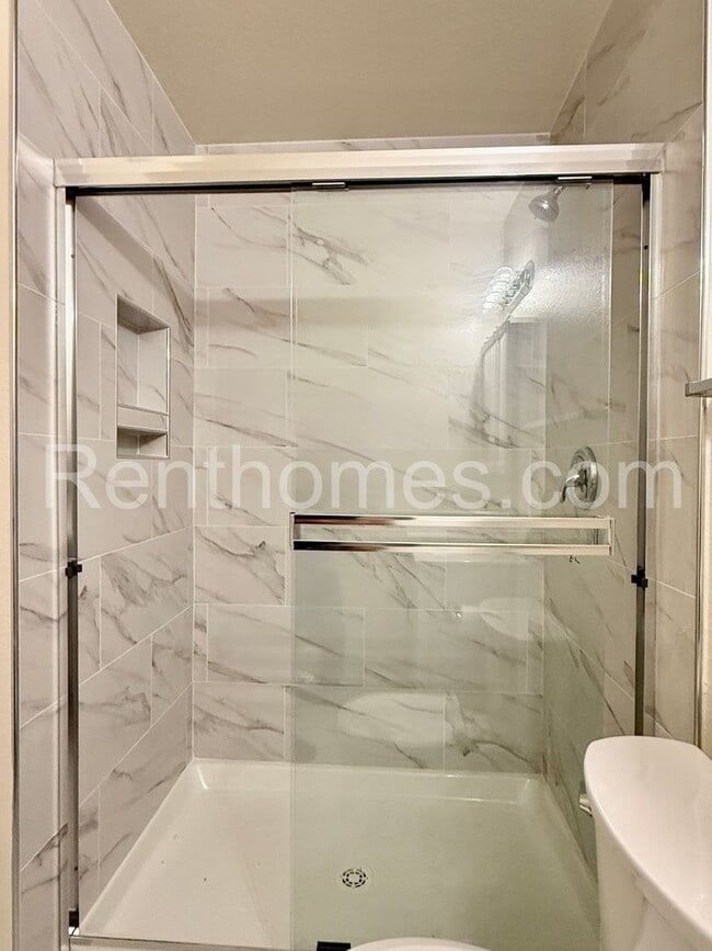 Building Photo - 10946 Decatur Rd