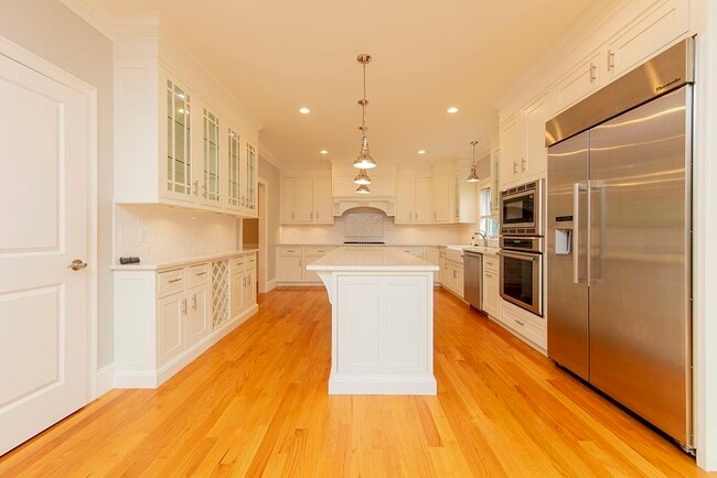 Building Photo - 33 Liberty Ave